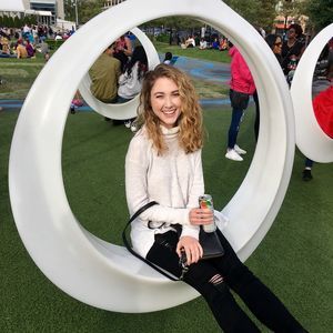 Meet your Posher, Caitlin